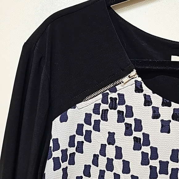 Chevron blouse, zippered shoulder, color block - Picture 2 of 7